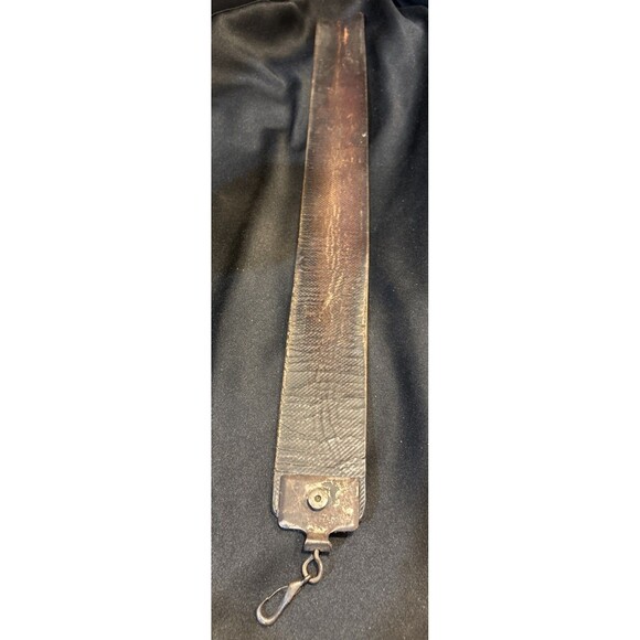 Antique Barber Shop 24” Thick Strop Blade Sharpening Leather & Metal Hardware - Picture 5 of 13